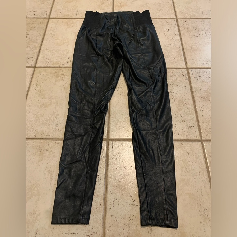 💜 Dynamite Black Faux Leather Paneled Leggings - Size M - Picture 4 of 5